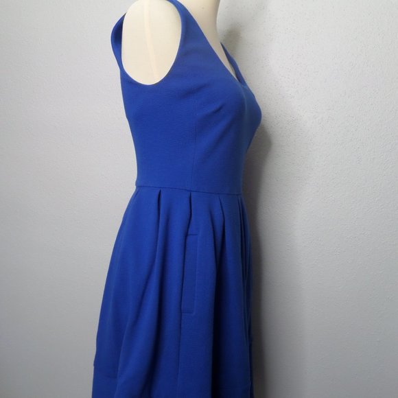 Banana Republic Fit and Flare - Picture 11 of 12